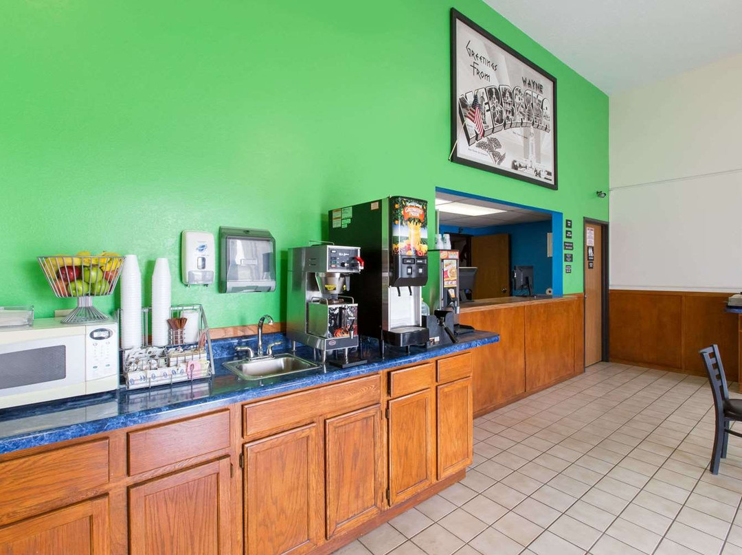 Super 8 by Wyndham Wayne主图