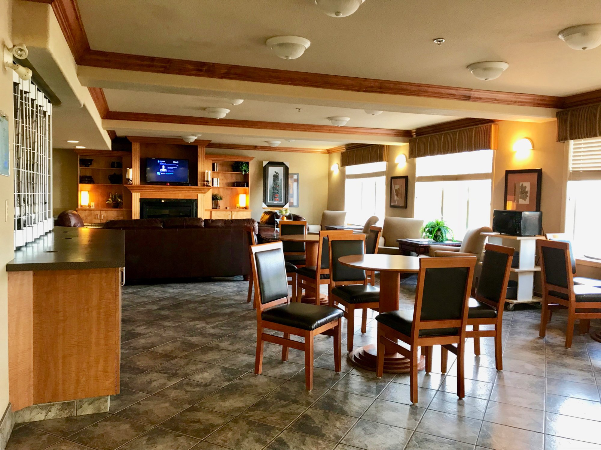 Ramada by Wyndham Ponoka-餐饮