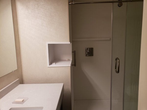 Courtyard by Marriott Long Island Islip/Courthouse Complex-浴室