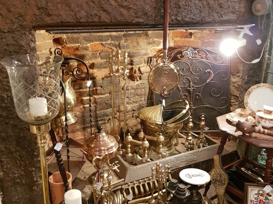 Phoenix Antiques-佩特沃斯必去景点