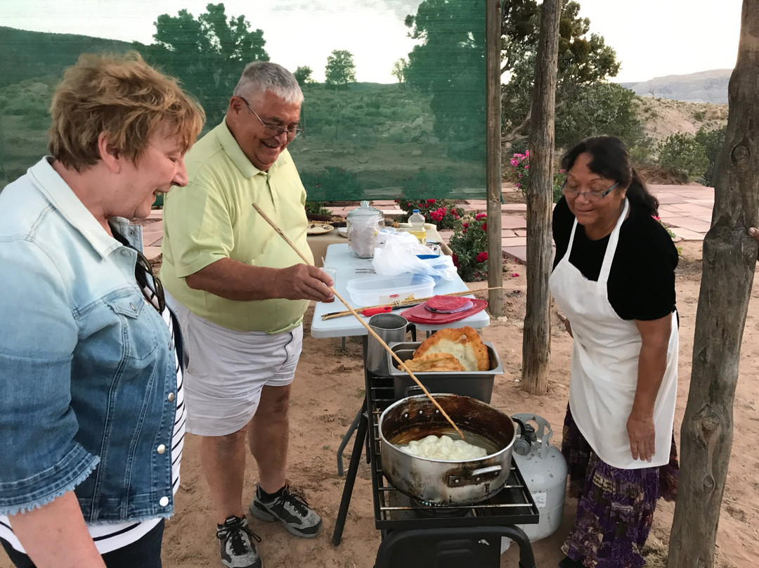 Navajo Paintbrush-Rough Rock必去景点
