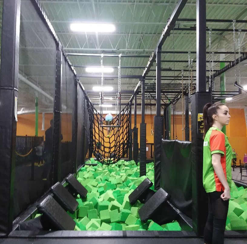 Sky Zone Trampoline Park-美特尔海滩必去景点