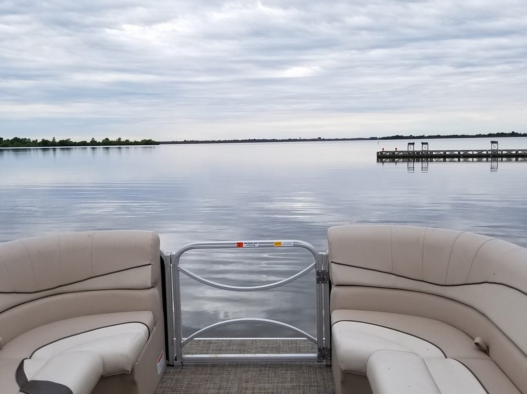 Shady Creek Marina Boat Rentals景点图片
