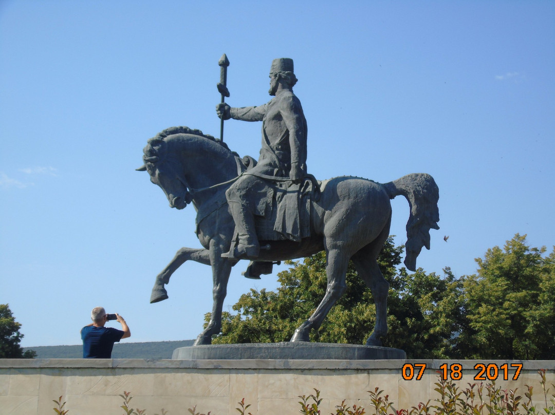 Monument to Heraclius II-Telavi必去景点