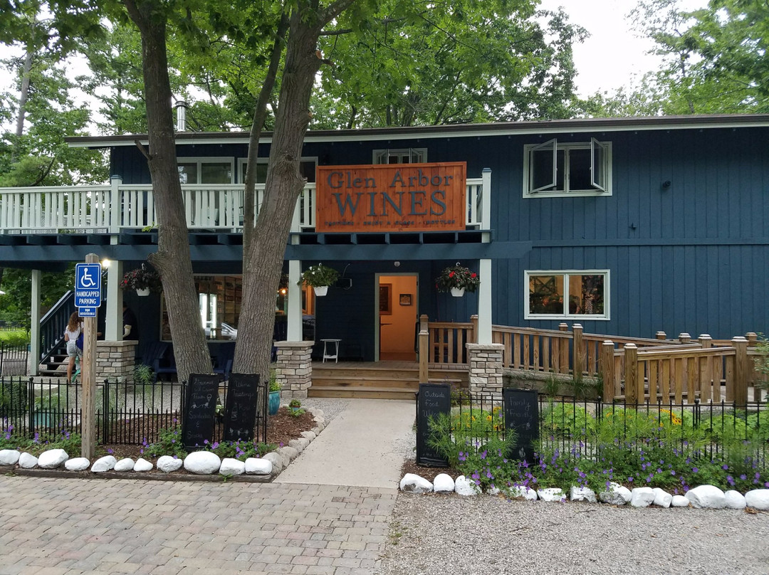 Glen Arbor Wines景点图片