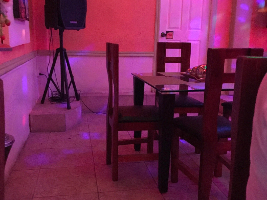 Anna Regina餐馆和美食-Triumph Restaurant Bar & Lounge