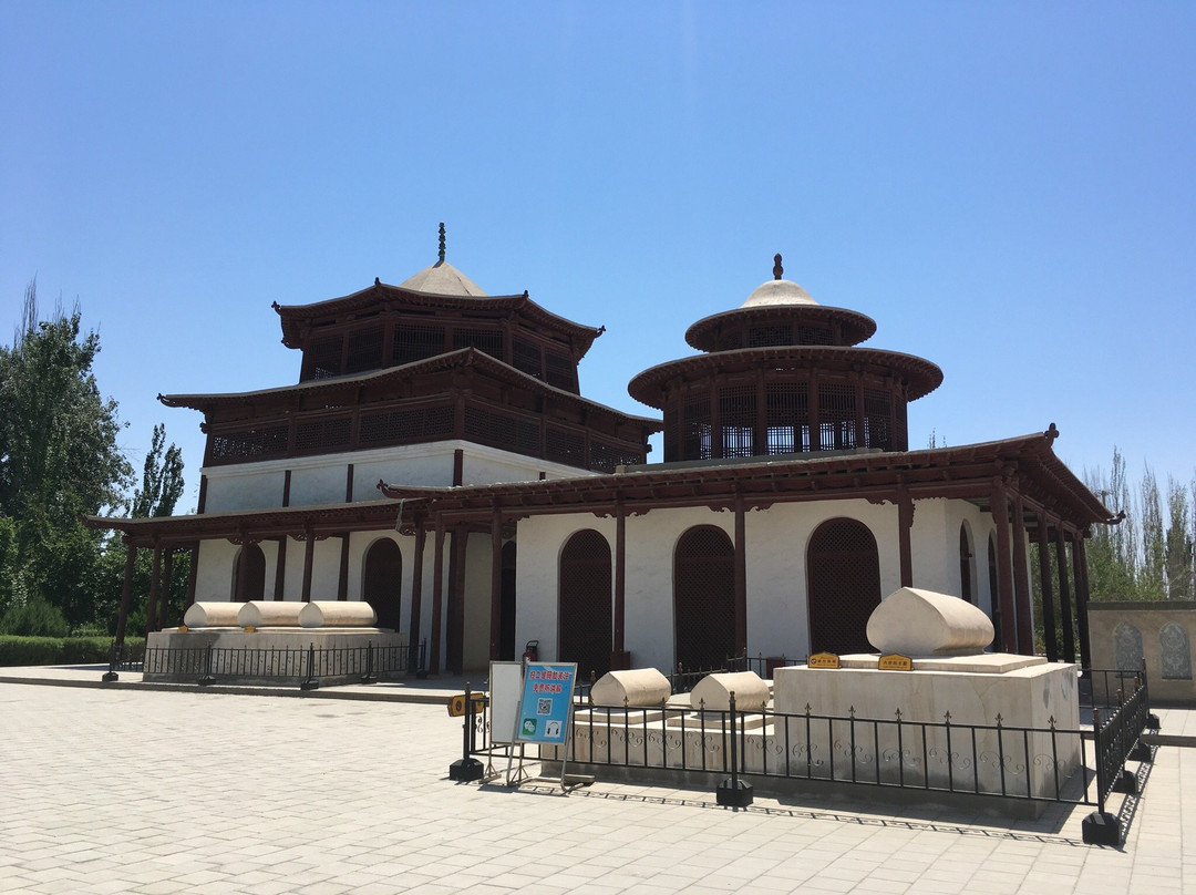 哈密回王墓景点图片