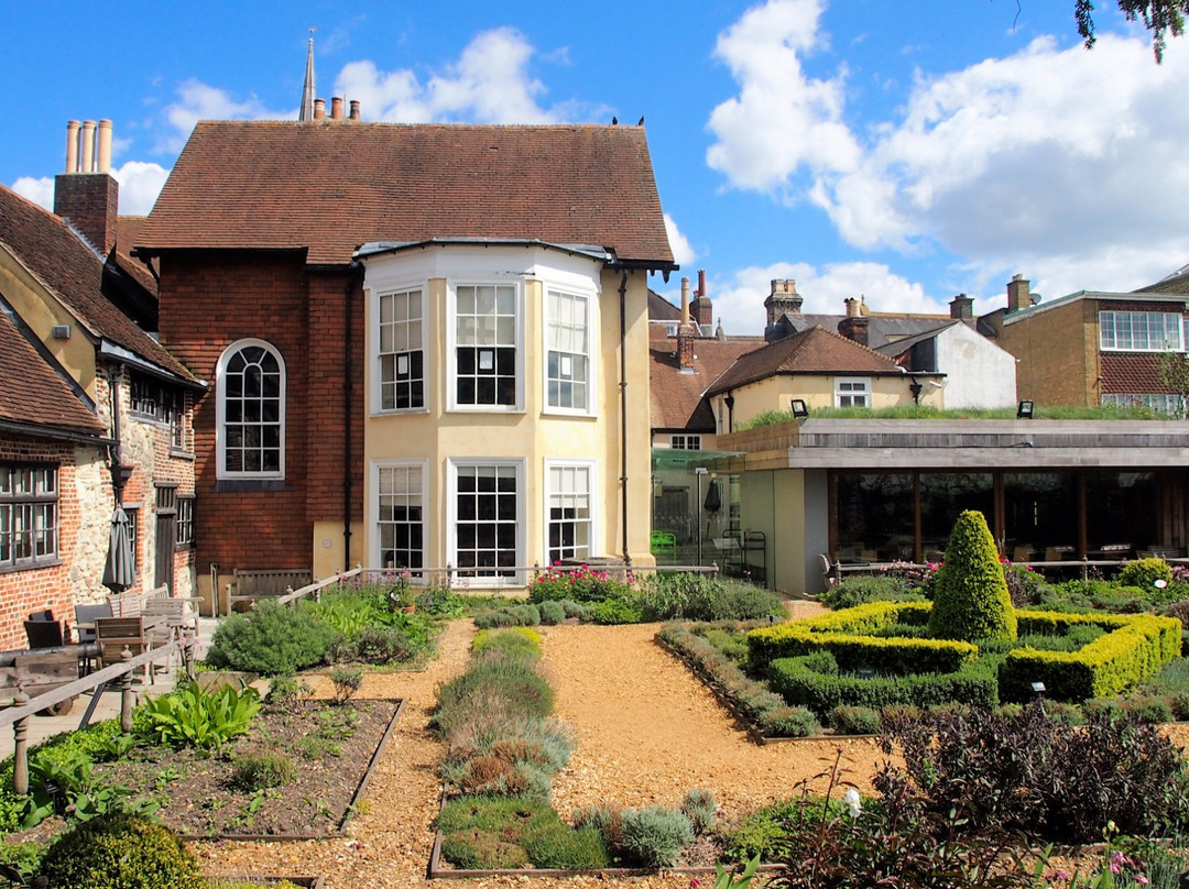 Tudor House and Garden景点图片