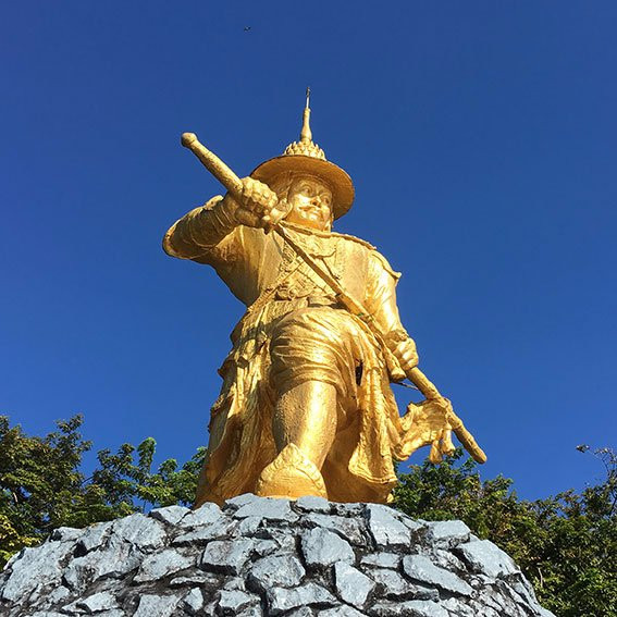 Statue of King Bayinnaung景点图片