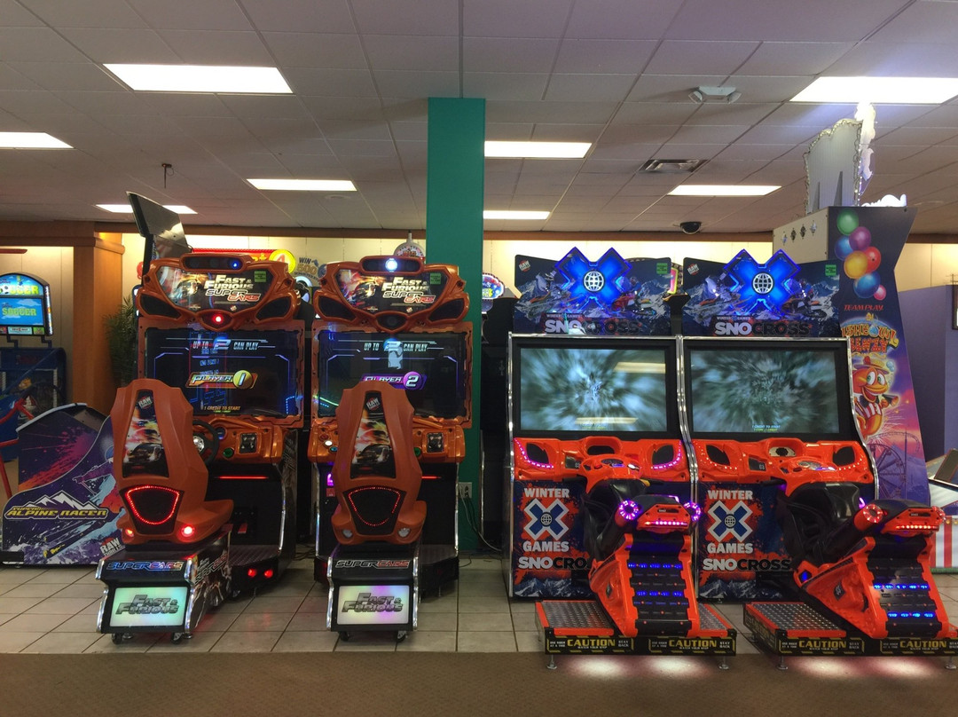 Hogwild Family Fun Center景点图片