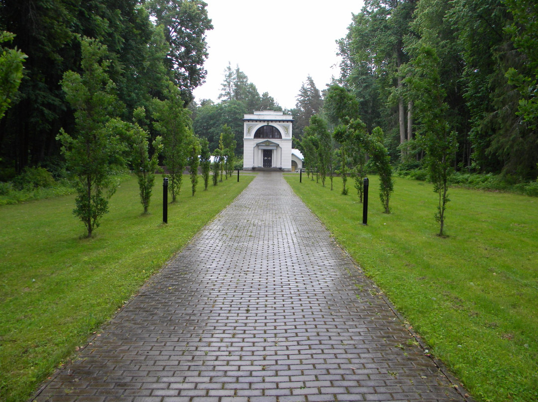 Barclay de Tolly Mausoleum景点图片