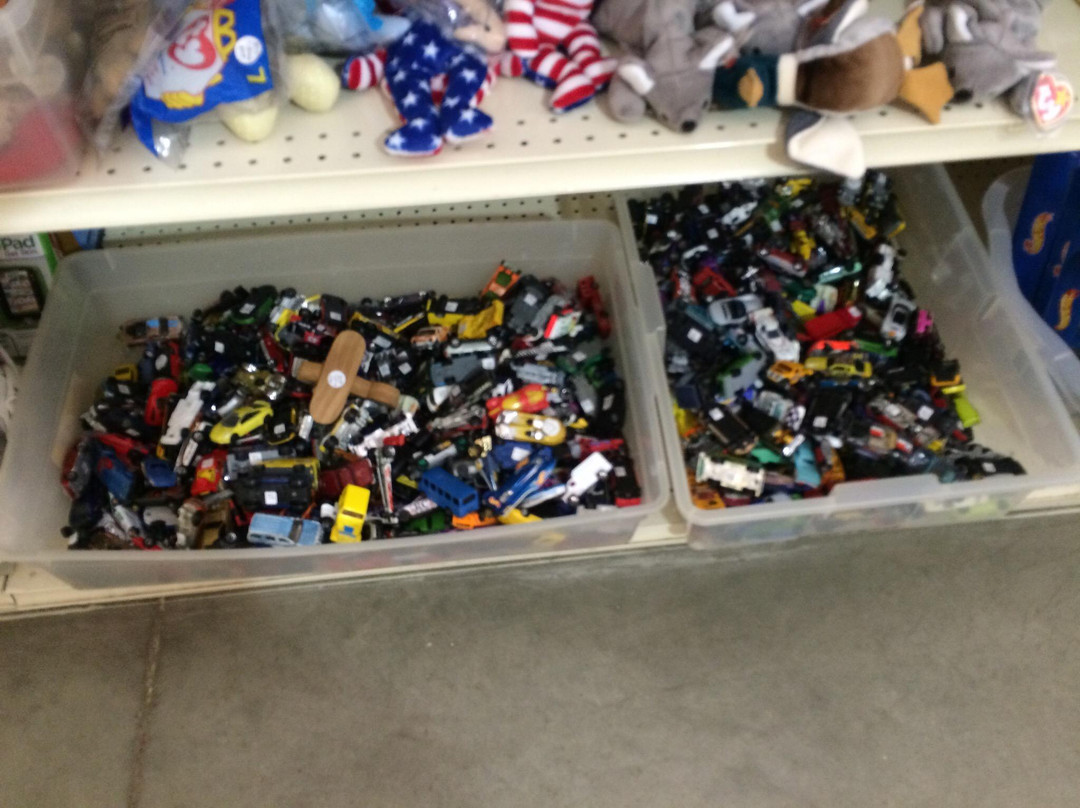 Midway Antique Mall and Flea Market景点图片