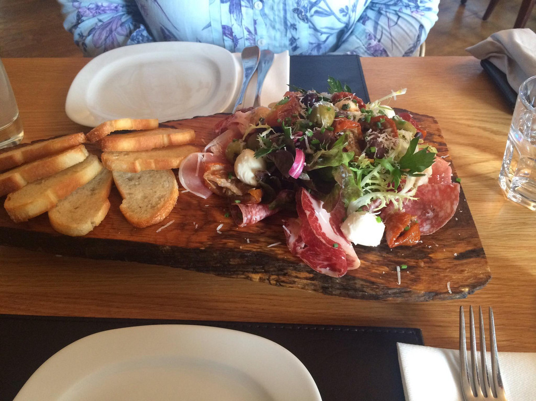 Black Lion Hotel主图