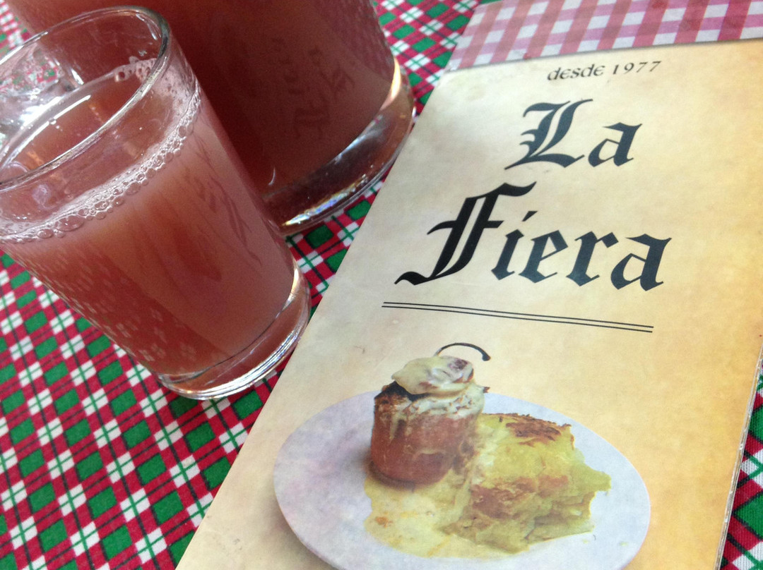 Cerro Colorado餐馆和美食-La Fiera