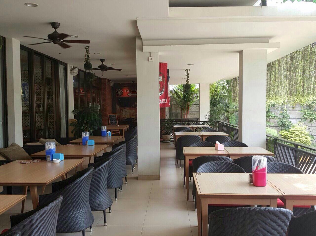 Bhinneka Padang Restaurant