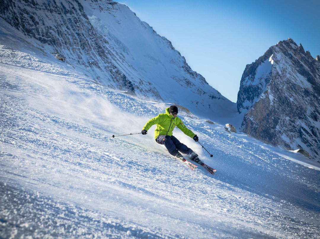 AIM Snowsports Ski School景点图片