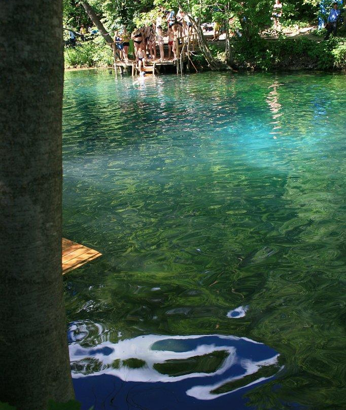 Blue Lakes景点图片