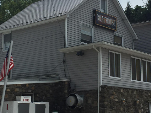 Nicholson餐馆和美食-Boathouse Bar & Grill