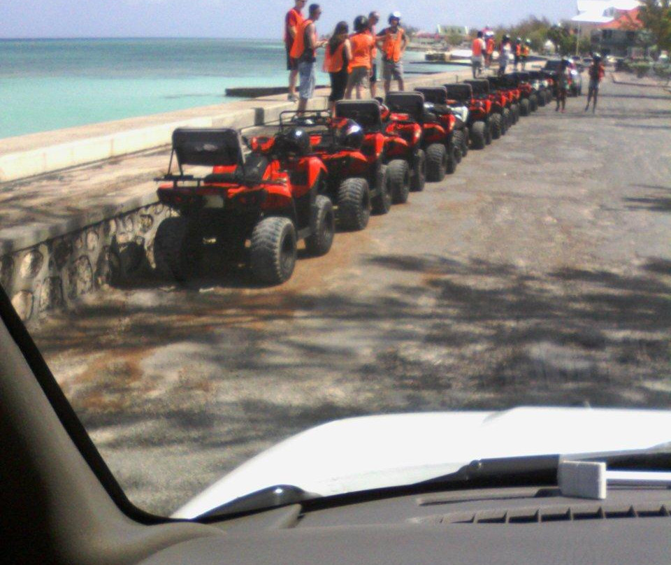 Mama Dea Taxi and Tours-Cockburn Town必去景点