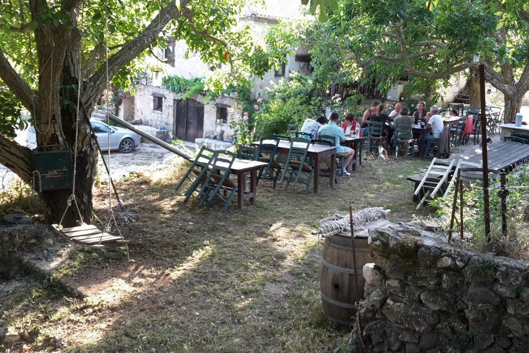 Ampelostrates-Koiliomenos必去景点