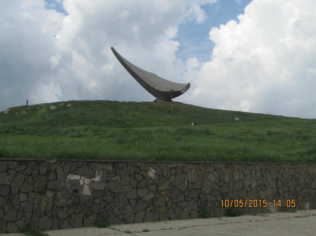 Memorial Complex in Honor of the Heroes Eltigen Marine景点图片