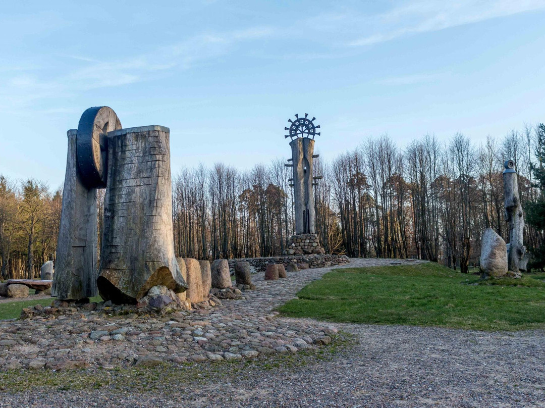 Astronomical Calendar with Solar Clock景点图片