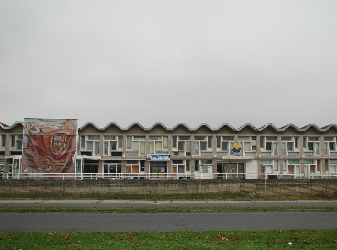Nowopolozk Building景点图片