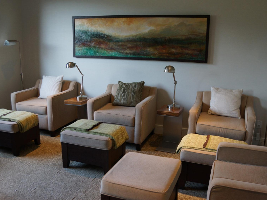 Mountain Galleries Fairmont Jasper Park Lodge-贾斯珀必去景点