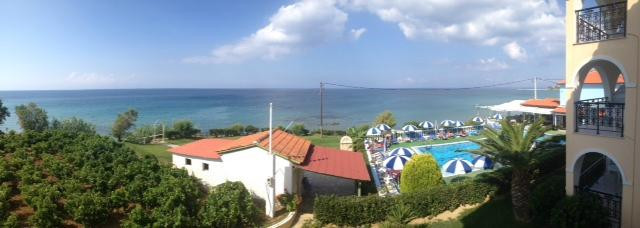 Achillion Apartments主图