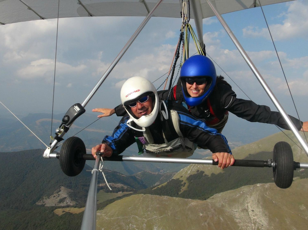 Deltaplano Biposto Tandem Hang Gliding-古比奥必去景点