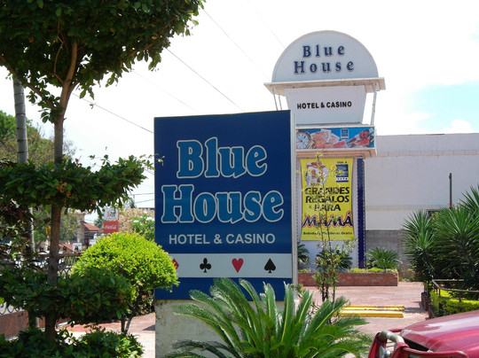 Blue House Hotel & Casino主图