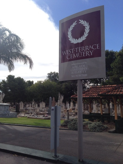 West Terrace Cemetery景点图片