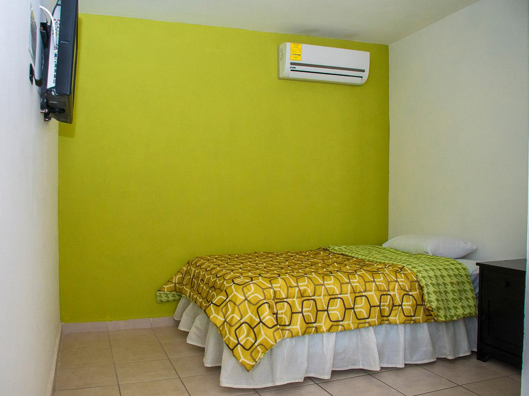 Cocorit酒店住宿-Hotel Bugambilias