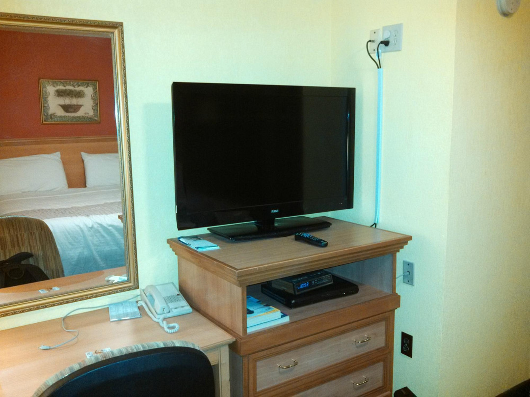 Bayside Inn & Suites