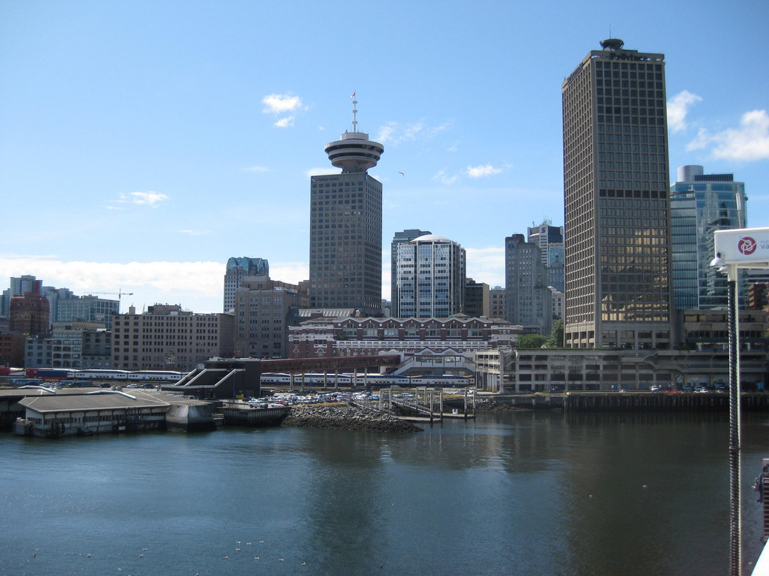 加拿大广场-温哥华必去景点