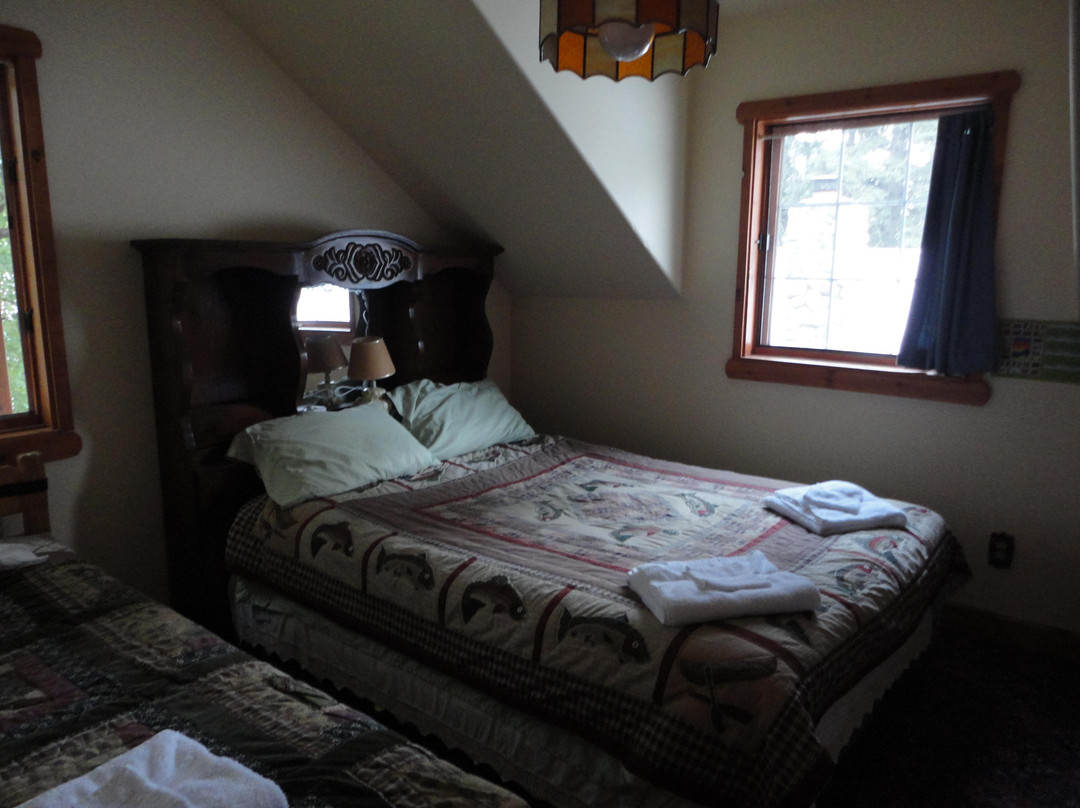 House of Seven Trees主图