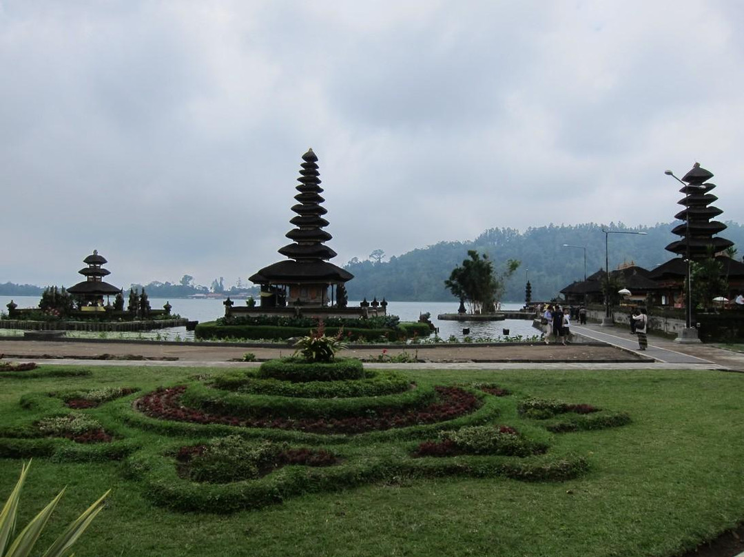 乌伦达努布拉坦寺-达巴南必去景点