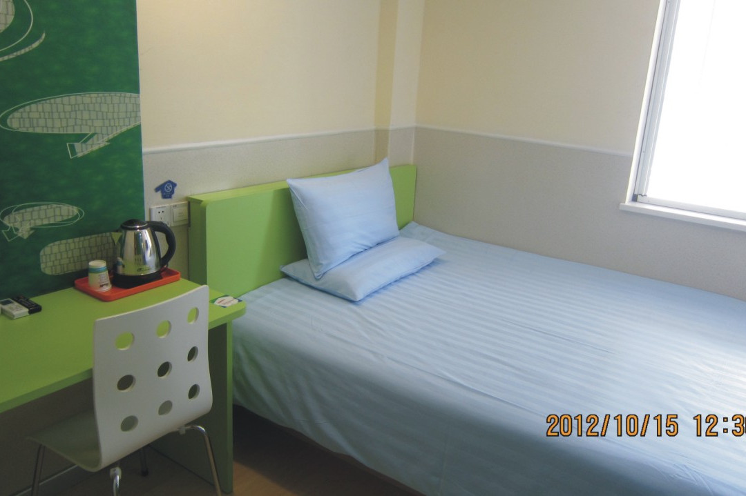 布丁严选酒店（杭州火车东站闸弄口地铁站店）主图