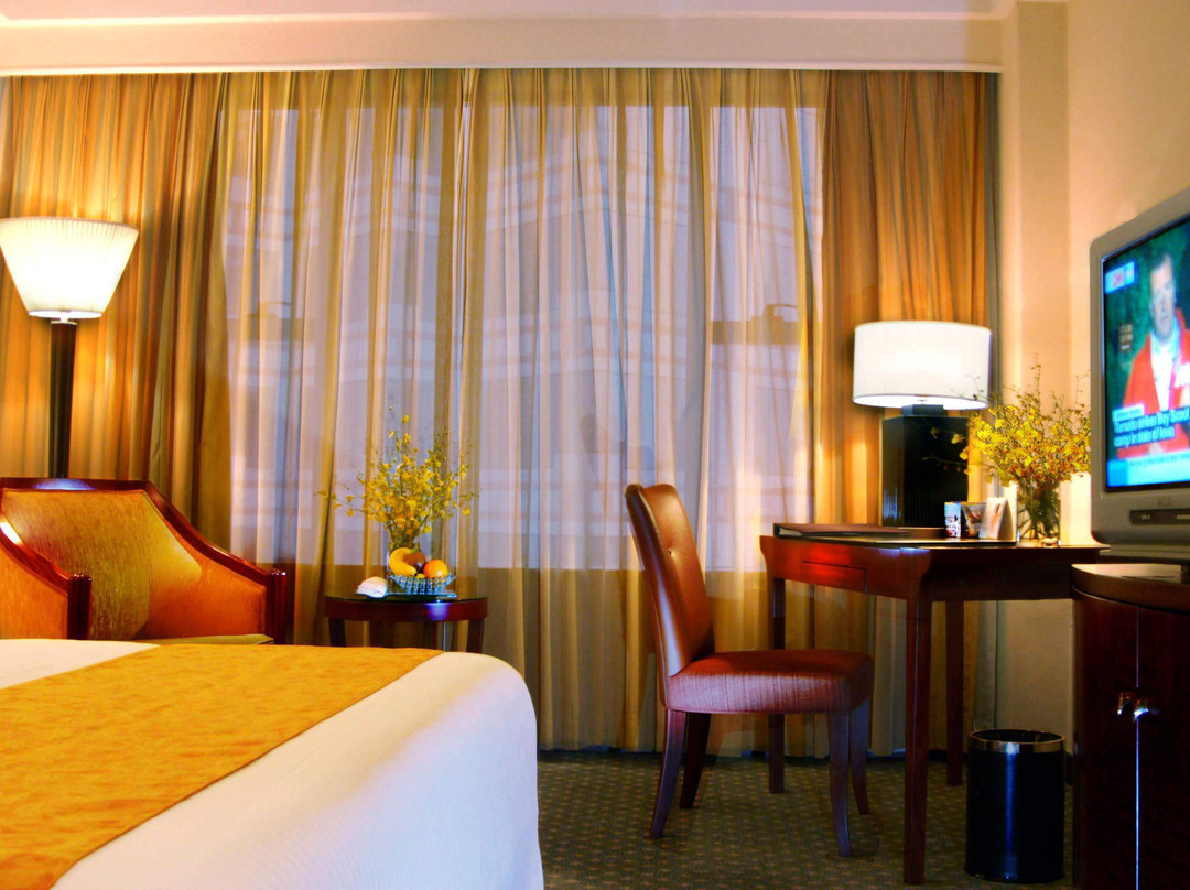 东港波特曼大酒店主图