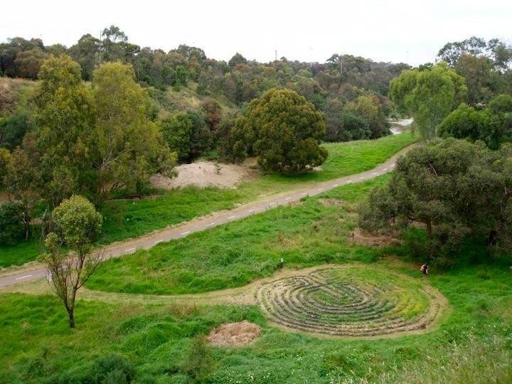 Merri Creek Labyrinth景点图片