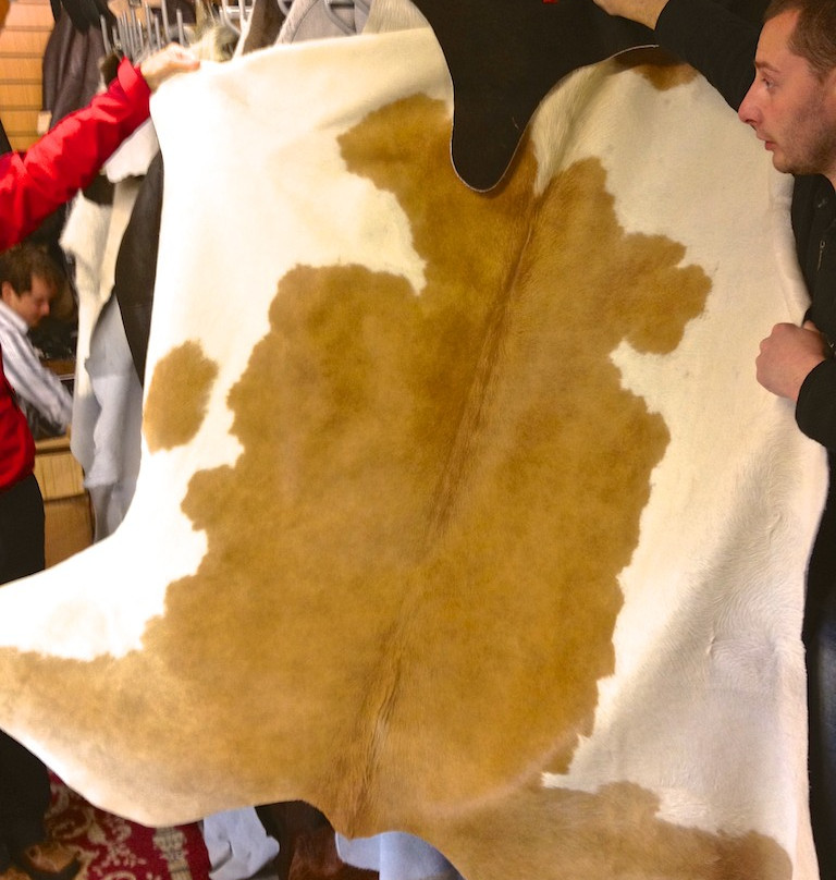 Ambleside Cowhides & Sheepskins景点图片