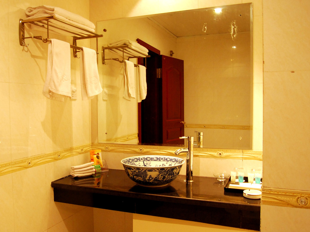 清水大酒店主图