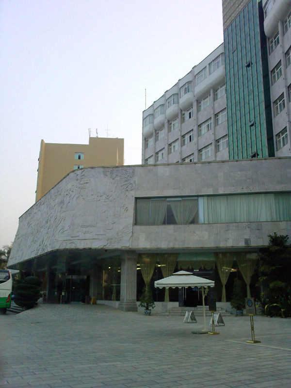 活发大酒店（曼听公园店）主图