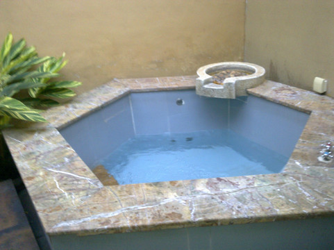 望谷温泉度假村主图