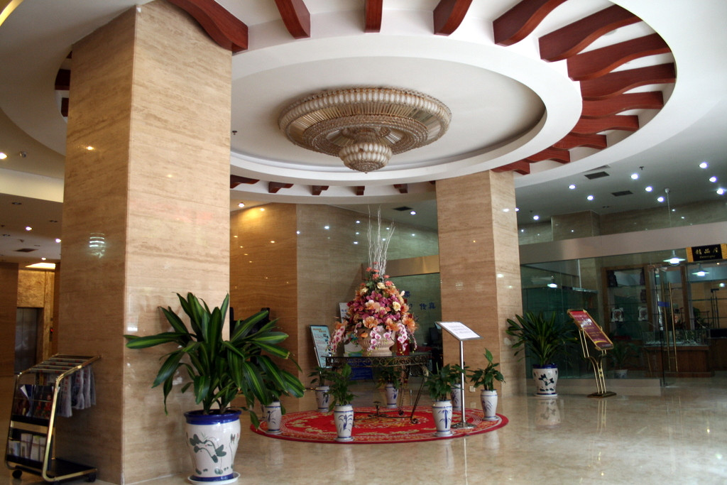 楠林国际酒店主图