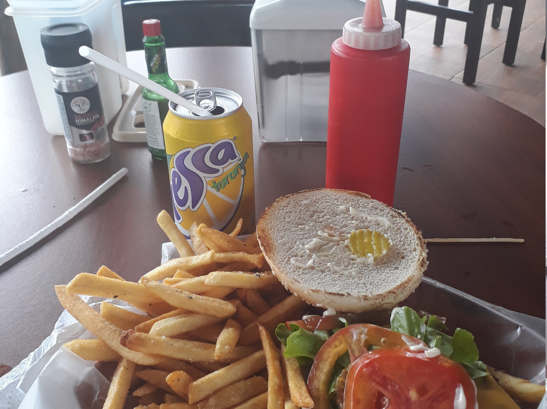 PI'K'TAS Grill & Drinks