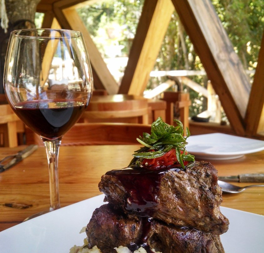 Curacautin餐馆和美食-La Esfera, By Vortice Chile