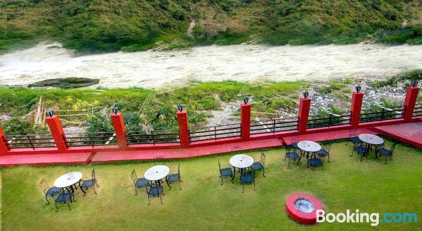 Sahastradhara River Resort主图