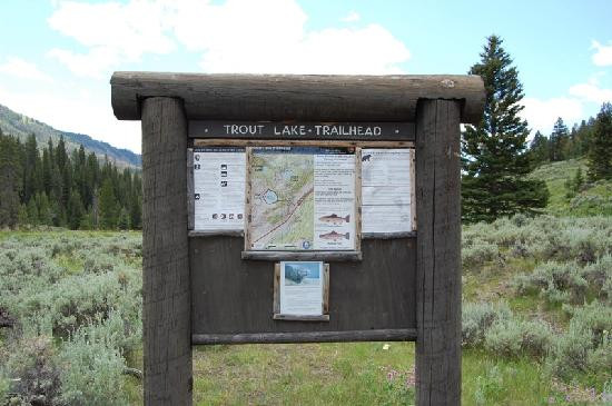 Trout Lake Trail景点图片