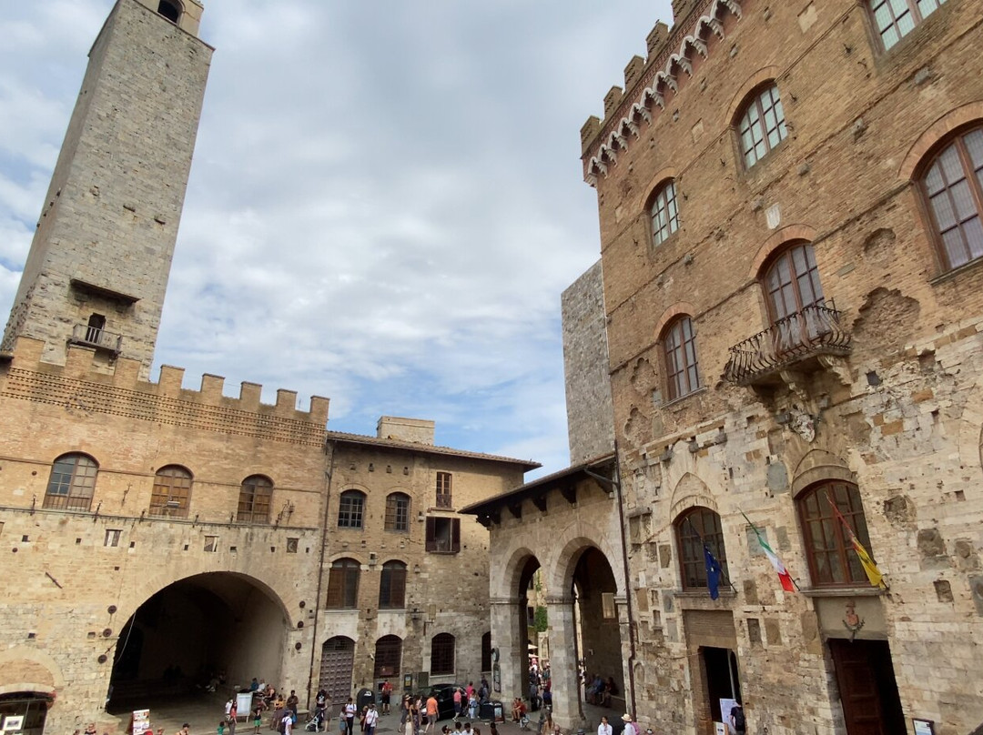 Piazza del Duomo-圣吉米尼亚诺必去景点